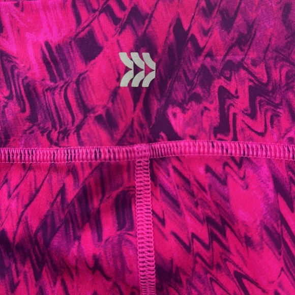 Girls Neon Pink Mid Rise Leggings All in Motion Purple Squiggles - Picture 9 of 9